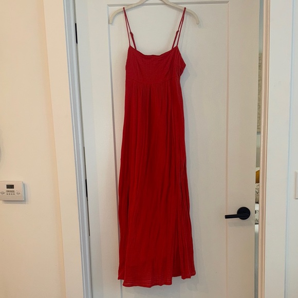 Abercrombie & Fitch Dresses & Skirts - Abercrombie Red Pleated Maxi Dress